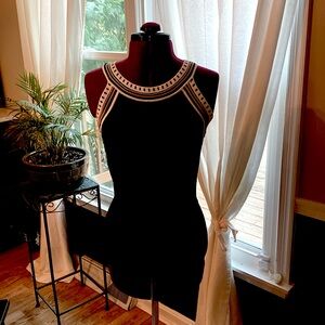WHBM Top Women’s Medium Black with beautiful neck detailing